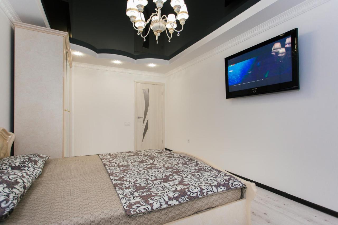 De Luxe Apartments Centr Illinskaya Суми Екстер'єр фото