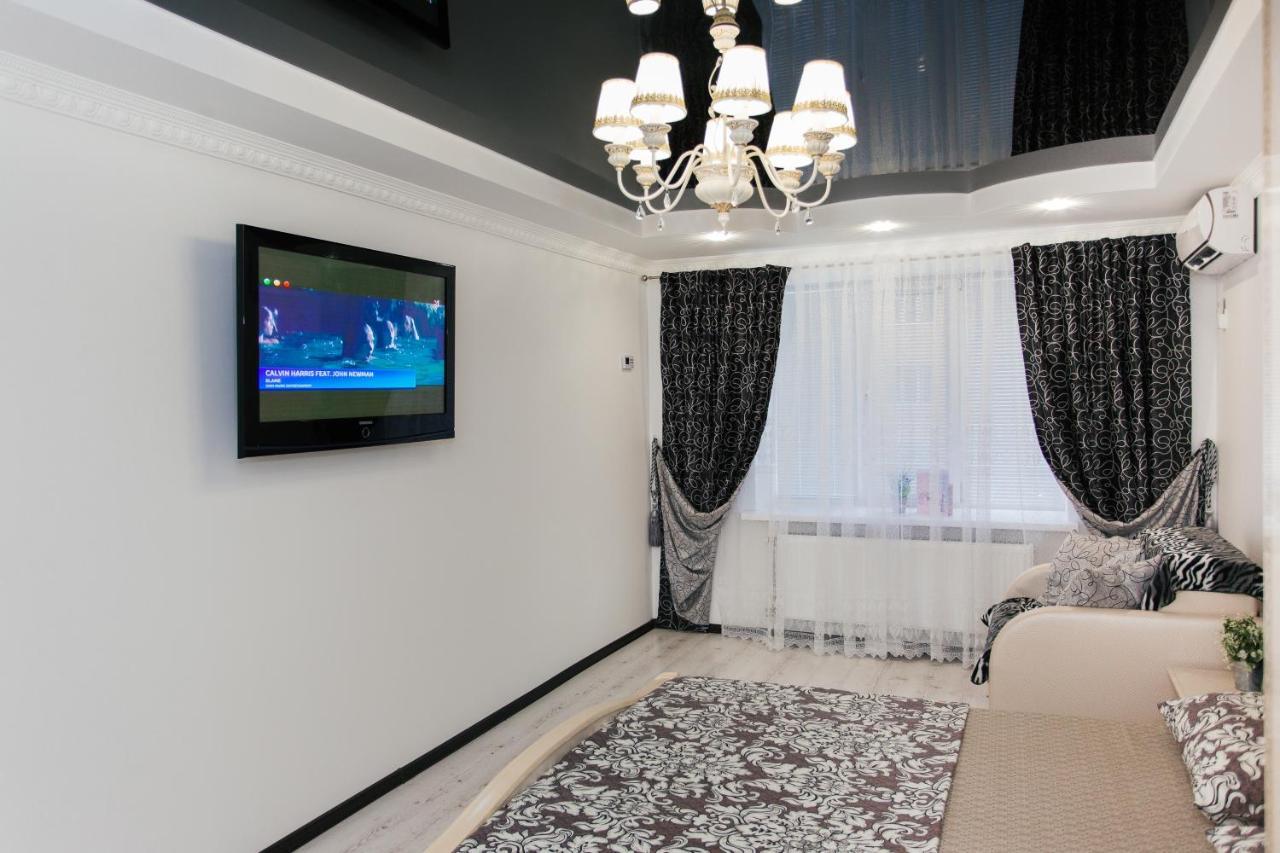 De Luxe Apartments Centr Illinskaya Суми Екстер'єр фото