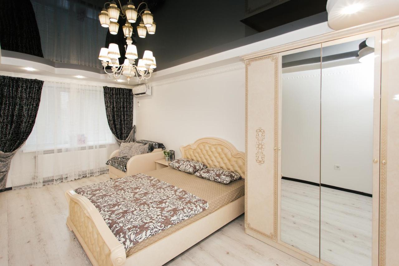 De Luxe Apartments Centr Illinskaya Суми Екстер'єр фото