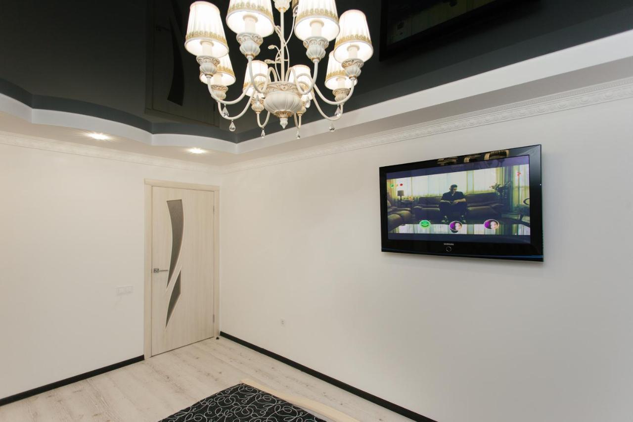 De Luxe Apartments Centr Illinskaya Суми Екстер'єр фото