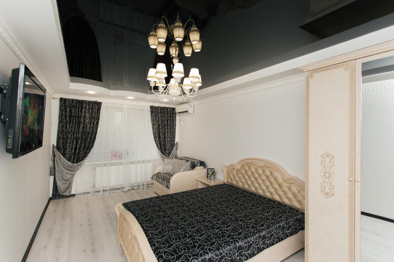 De Luxe Apartments Centr Illinskaya Суми Екстер'єр фото