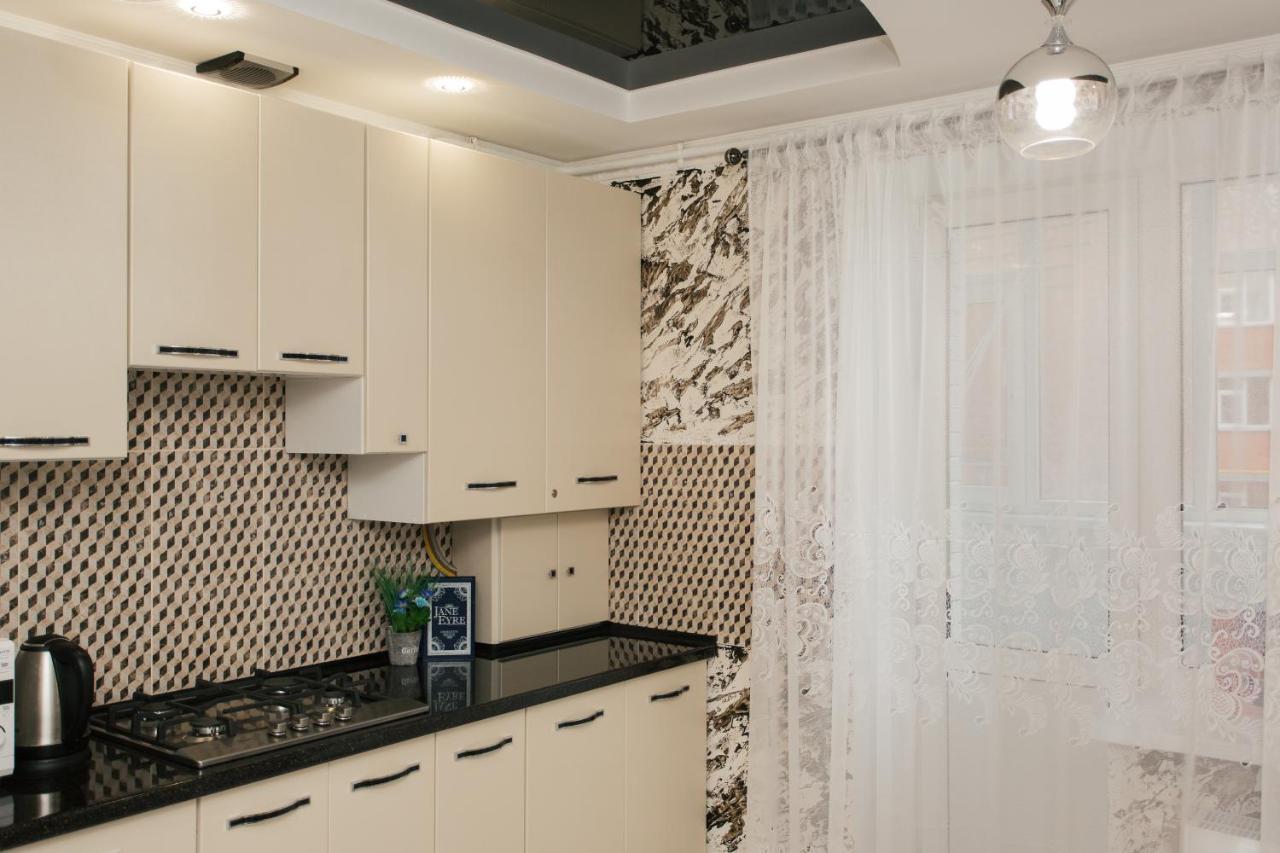 De Luxe Apartments Centr Illinskaya Суми Екстер'єр фото