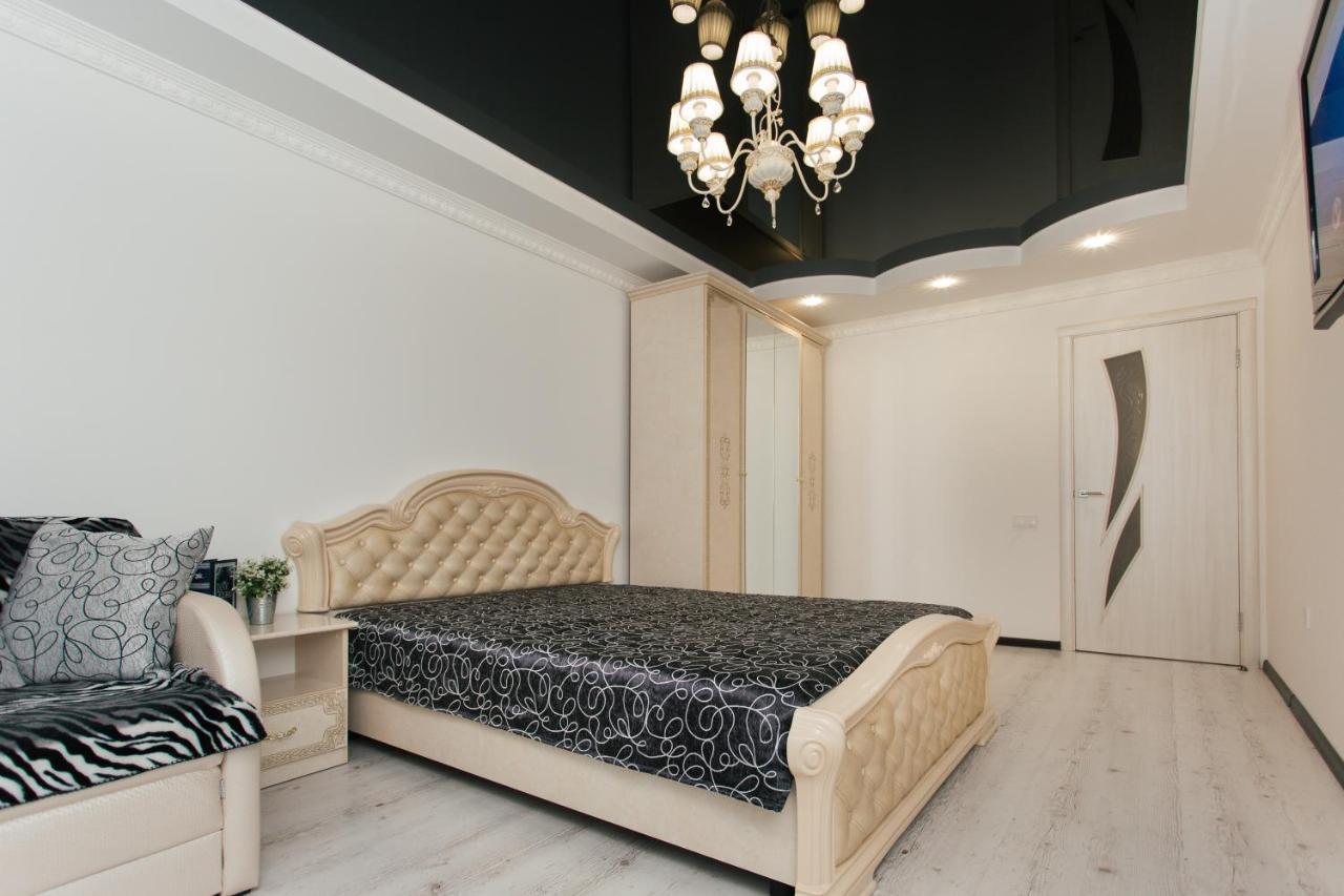 De Luxe Apartments Centr Illinskaya Суми Екстер'єр фото