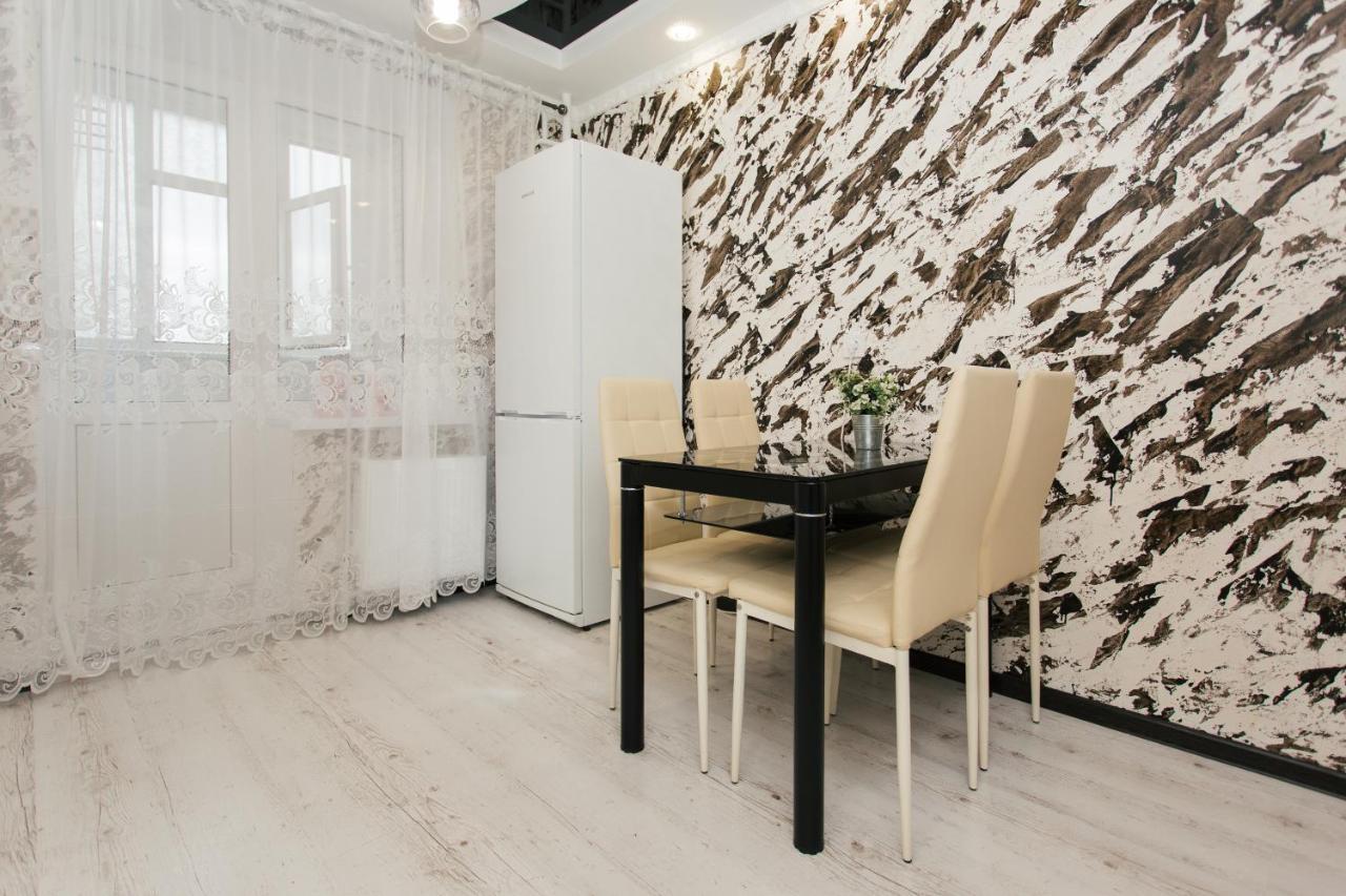 De Luxe Apartments Centr Illinskaya Суми Екстер'єр фото