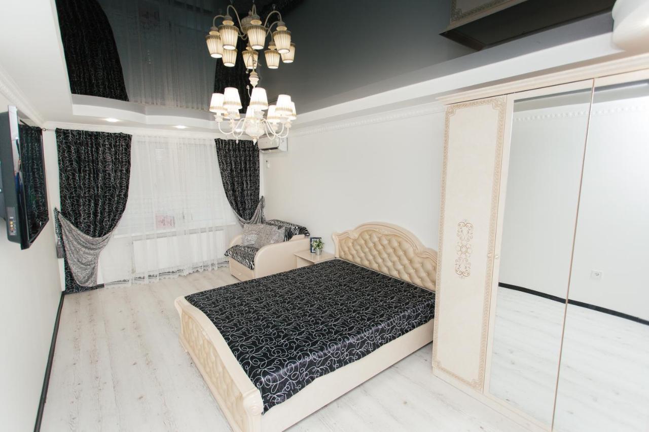 De Luxe Apartments Centr Illinskaya Суми Екстер'єр фото