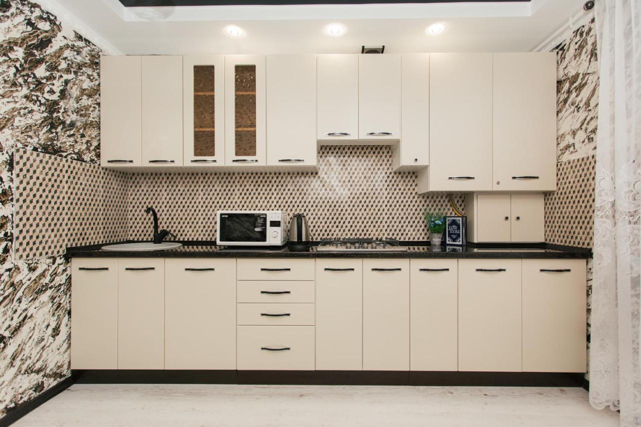 De Luxe Apartments Centr Illinskaya Суми Екстер'єр фото