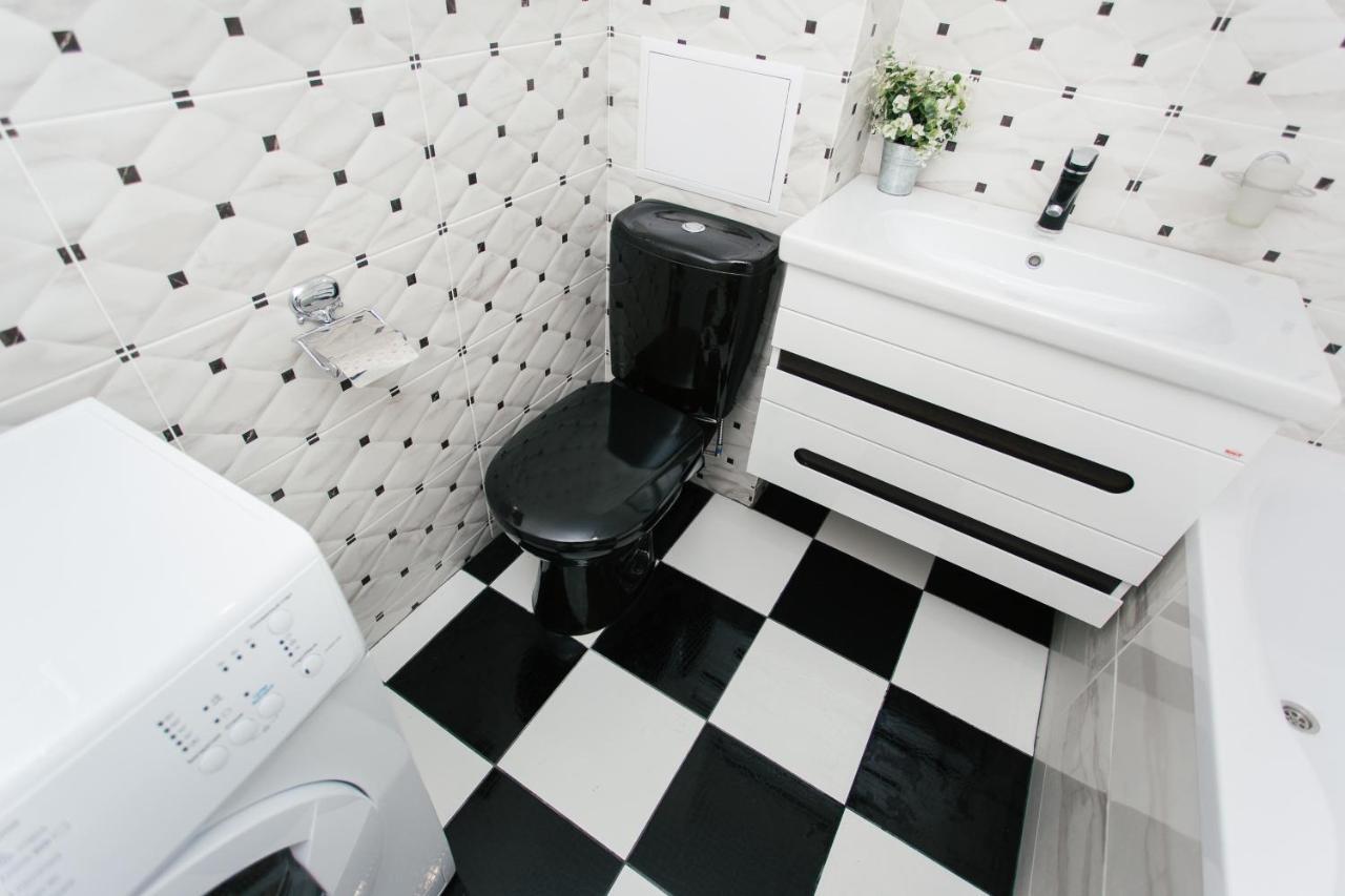 De Luxe Apartments Centr Illinskaya Суми Екстер'єр фото