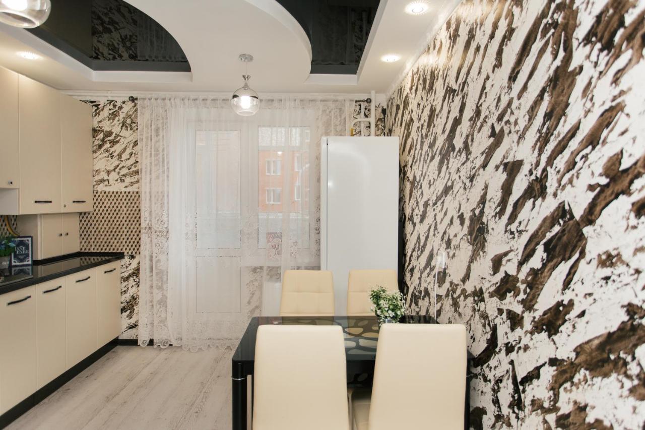 De Luxe Apartments Centr Illinskaya Суми Екстер'єр фото