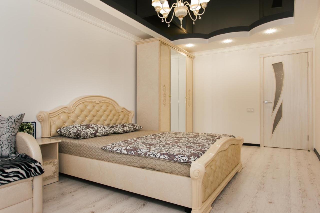De Luxe Apartments Centr Illinskaya Суми Екстер'єр фото
